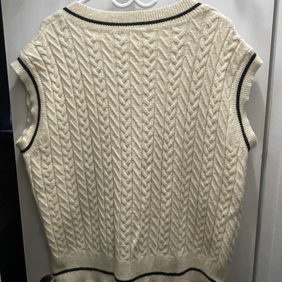 Solid v neck sweater vest white - Picture 2 of 2